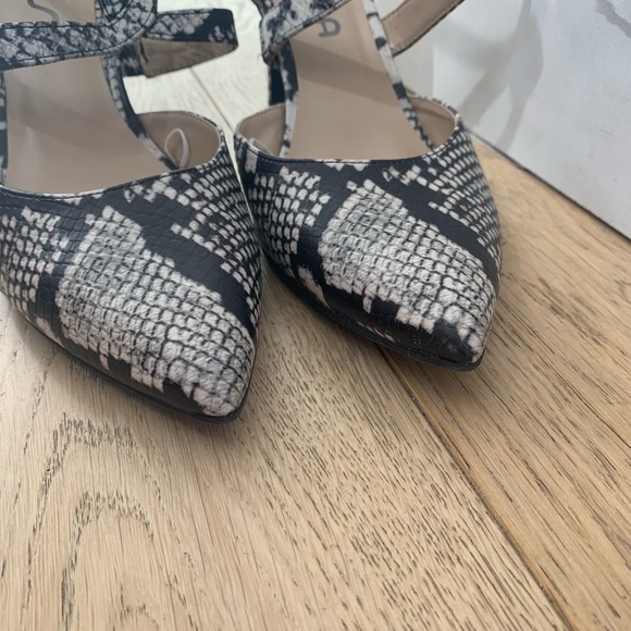 Unisa snake print pointed toe strappy stiletto with heels back zip size 9.5 - Picture 6 of 8